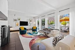 Peaceful PS, Midcentury home with Private Pool