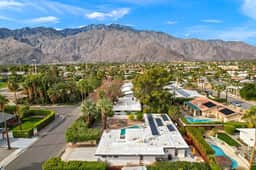 Peaceful PS, Midcentury home with Private Pool