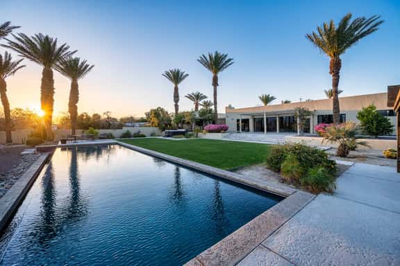 Moon Shadow Villa, Private,80ft Infinity Pool, Spa - Image 1