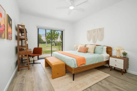 Desert Bloom, 2br ensuite 2ba Condo with Pool/Spa
