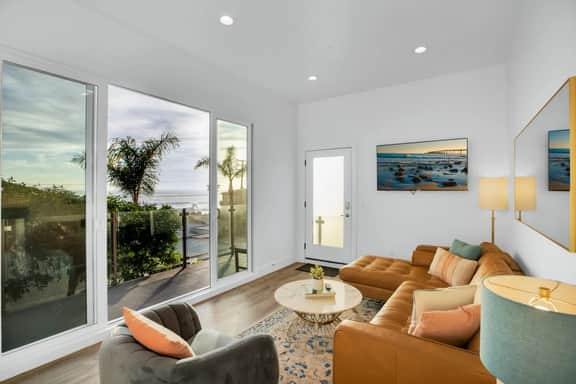 Penthouse Surfside Oasis 3 BD with rooftop patio